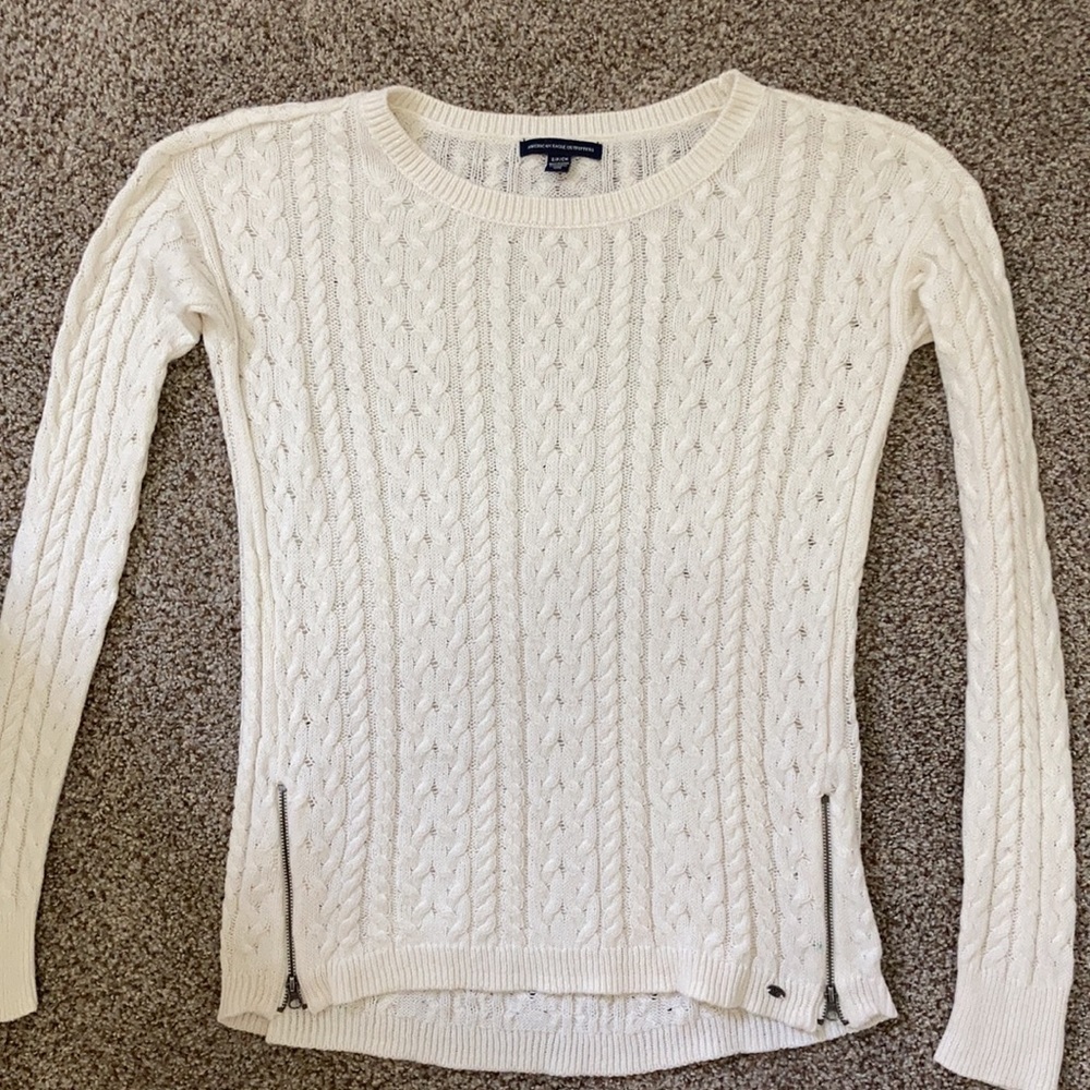 American Eagle Women’s Sweater Size Small